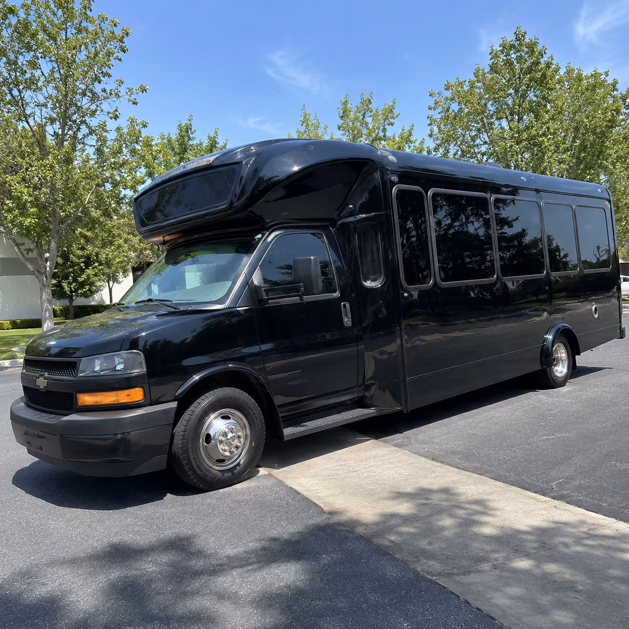 santa ana 15 passenger party bus